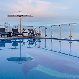 Sunny Ocean & 4*, Da Nang Vietnam