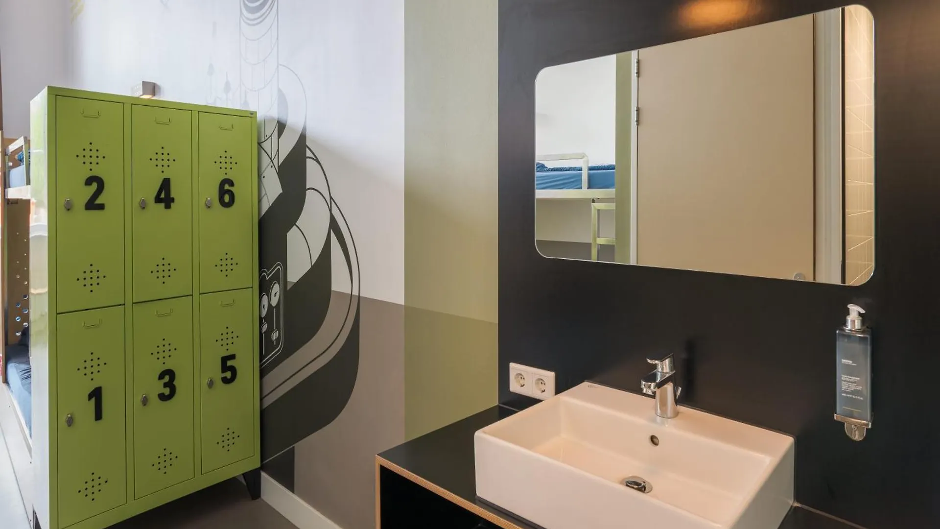 Stayokay Hostel Amsterdam Oost